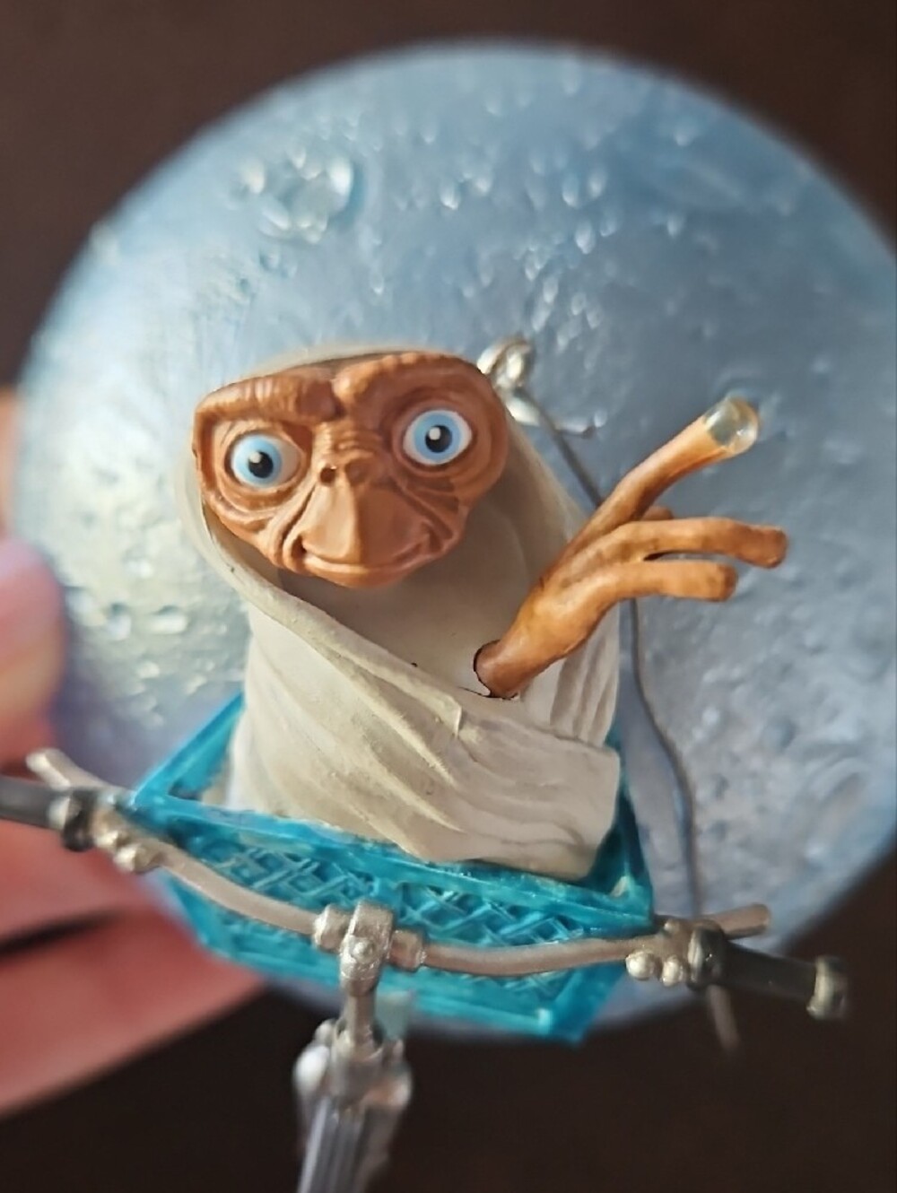 Hallmark Red & Blue E.T. Keepsake Ornament